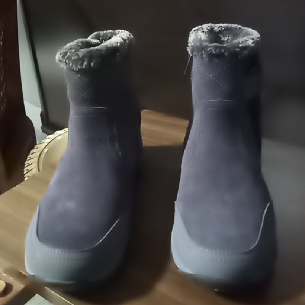 Easy spirit women's Ember Cold weather winter boots booties size 7 Real suede - Picture 2 of 4